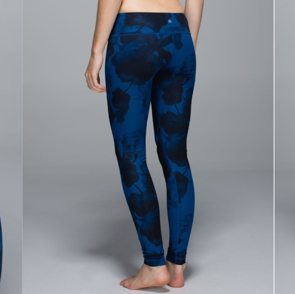 Lululemon Wunder Under Pant Full-On Luxtreme inky floral Leggings Size 6 - Picture 2 of 5